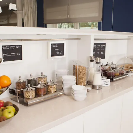 弗里西亚酒店 4* 里尔